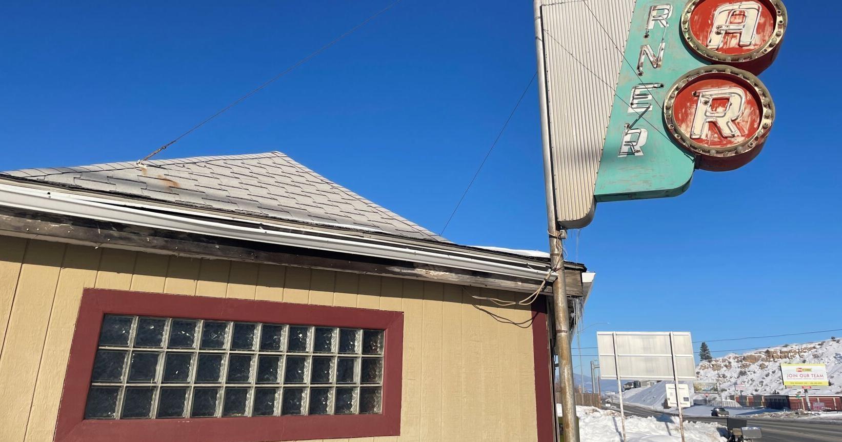Helena's Corner Bar to close - Vimarsana News