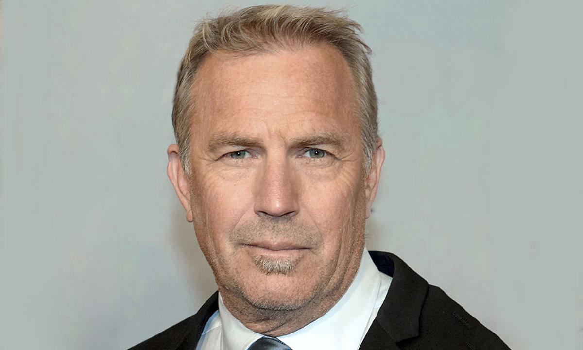 Kevin Costner Sex 60