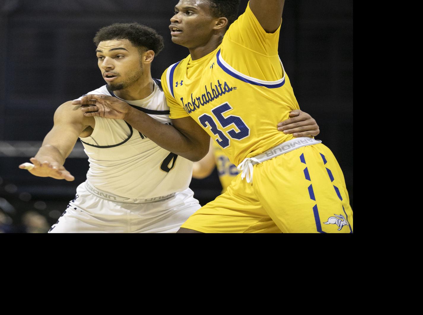 Montana State Men S Basketball Players Zeke Quinlan Quentin