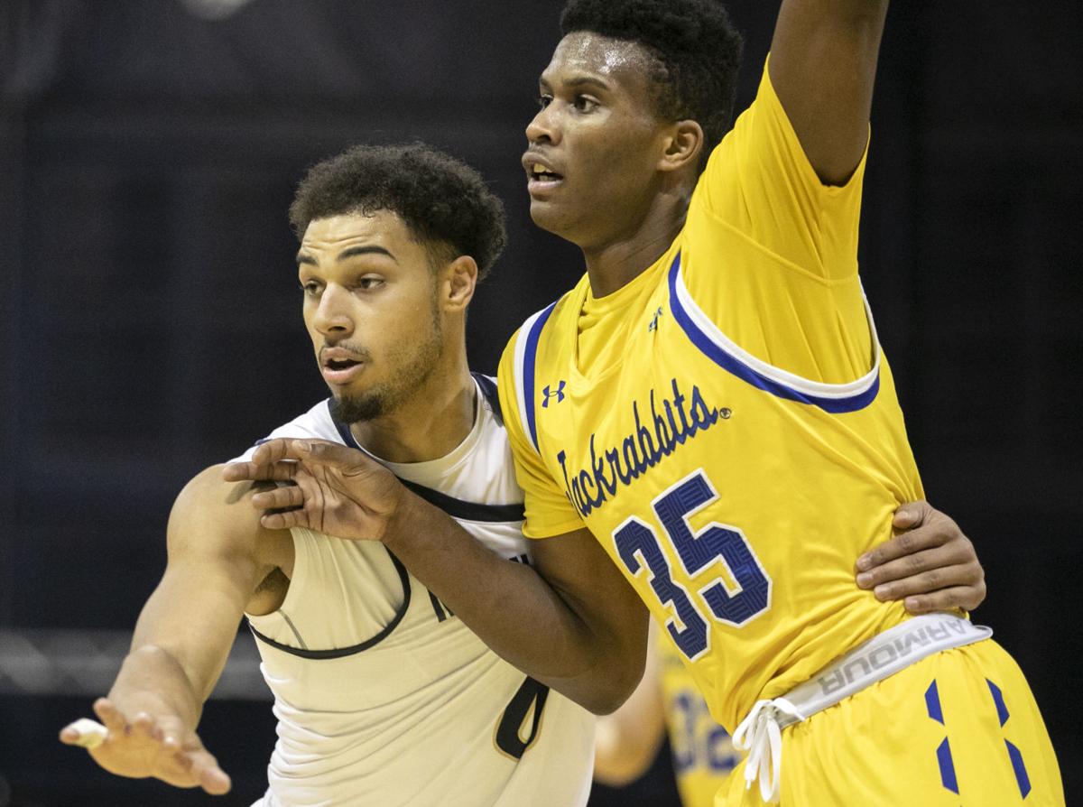 Montana State Men S Basketball Players Zeke Quinlan Quentin