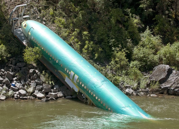 070814 fuselage recovery 03 tb.jpg