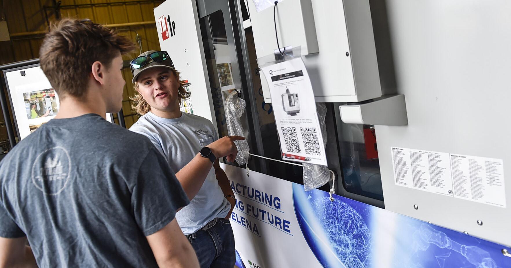 Boeing purchases high-tech machine for Helena High School - Vimarsana News