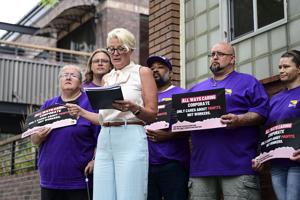 Healthcare workers rally in Missoula to push negotiations forward