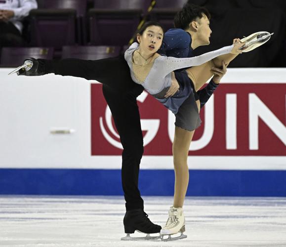 Miura and Kihara win Four Continents skating championship