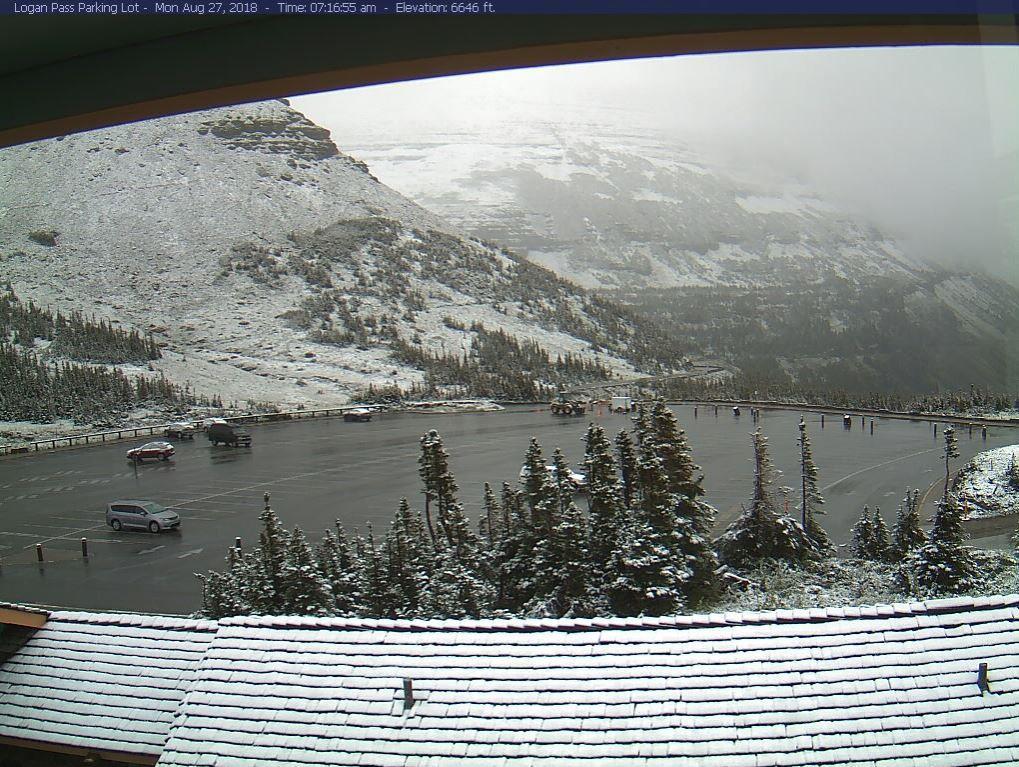 Photo Snow falls in Glacier National Park