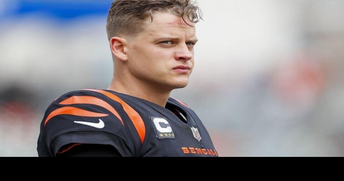 Bengals' Joe Burrow carted off field after suffering calf injury