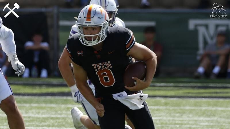 No. 6 football erupts late to top No. 22 Dakota State