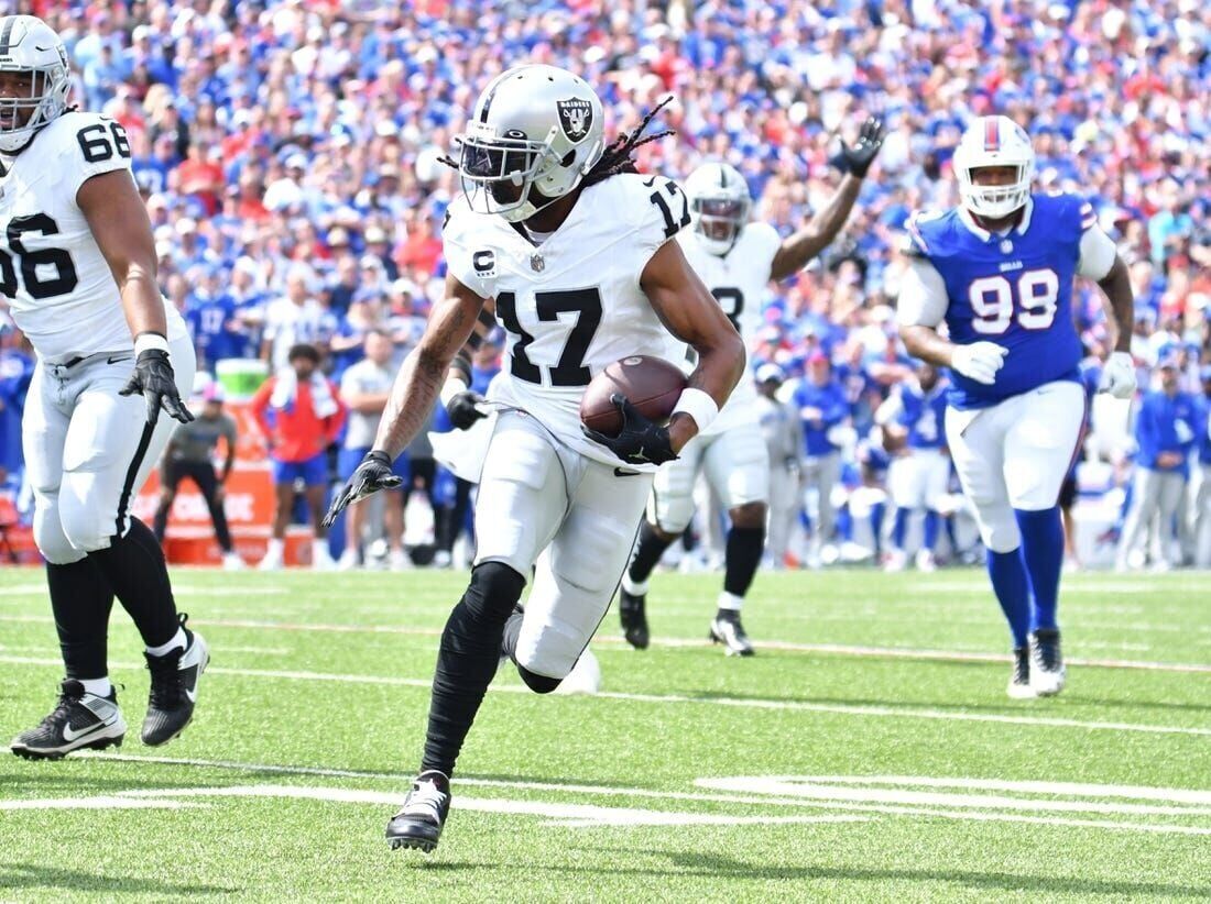 Raiders Receivers Collide on the Final Play of the Game