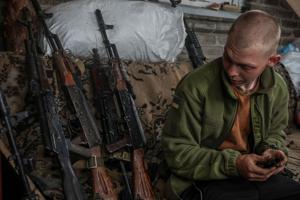 Ukrainian soldier survives almost a year in a foxhole