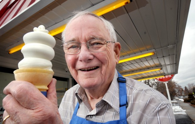 What Time Does Dq Start Serving Lunch?: Unveil the Scoop!