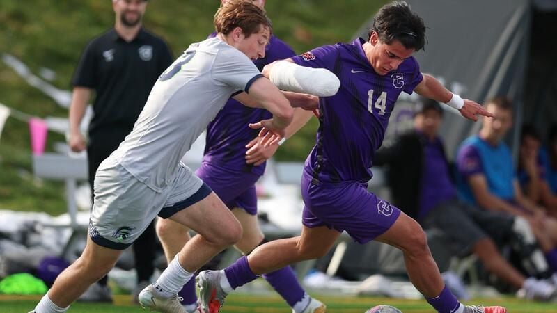 Carroll Men Pick Up Eighth Straight Win over Argos