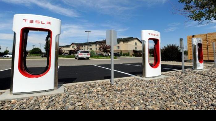 Tesla Motors installs charging station for electric cars in Billings