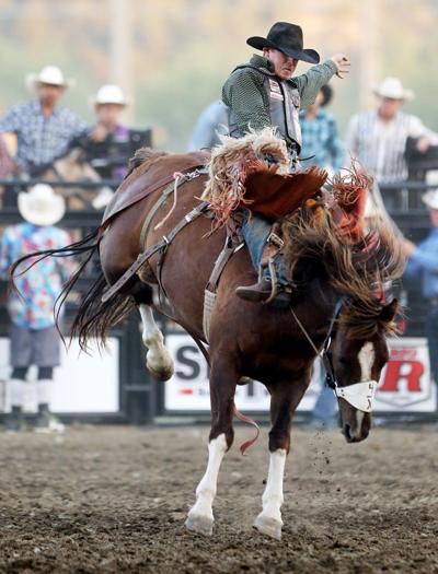 Brody Cress grabs saddle bronc lead at Yellowstone River Roundup