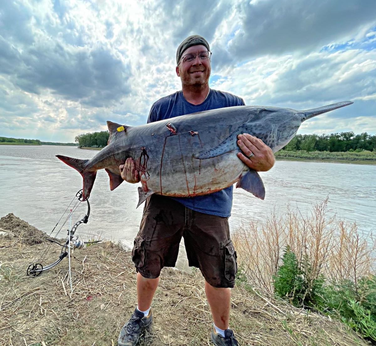 Paddlefish bowfishing record