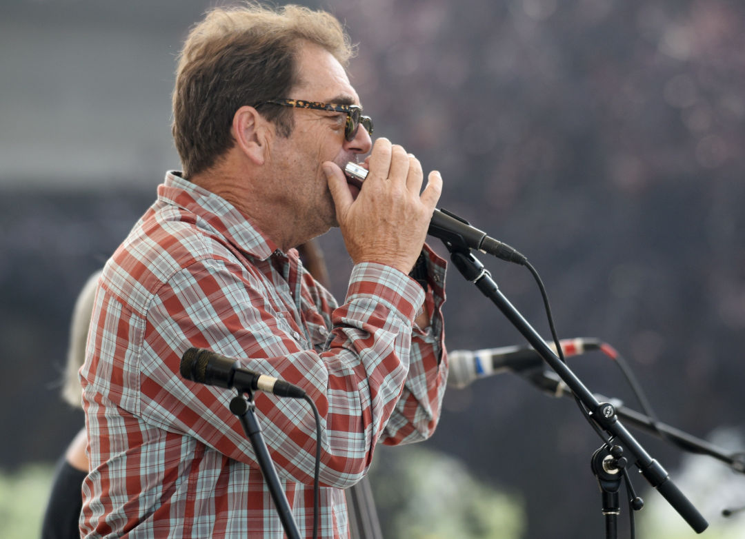 Huey Lewis makes surprise Out to Lunch appearance with Big Sky Mudflaps