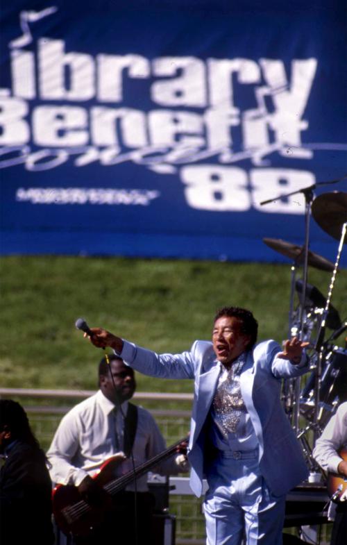 081018 smokey robinson at washington grizzly ja.jpg