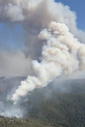 Two wildfires in West Pioneers double in size