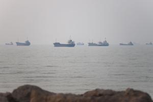 Sources: Some ships refuse US-guided Hormuz transits