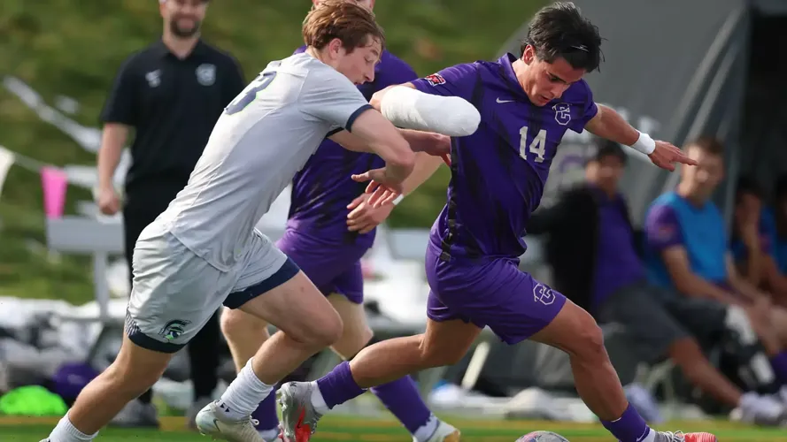 Carroll Men Pick Up Eighth Straight Win over Argos