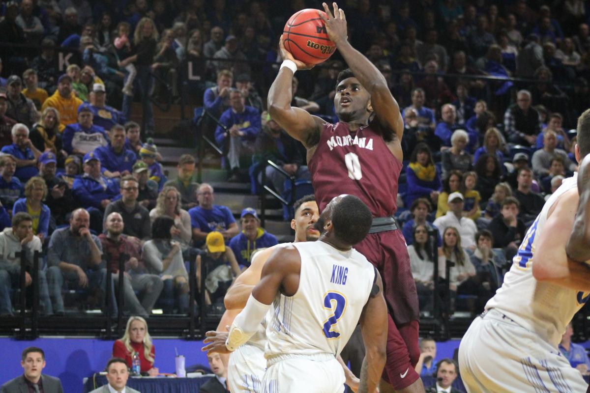 Montana Grizzlies End Nation S Longest Home Winning Streak Defeat