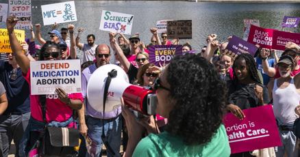 Kamala Harris rallies as high court eyes abortion pill rules copy Kamala Harris rallies as high court eyes abortion pill rules copy