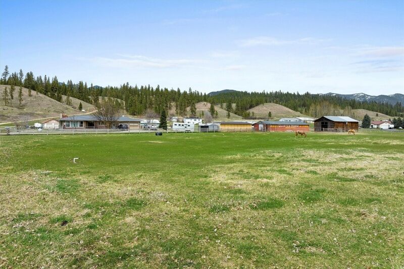 3 Bedroom Home in Huson 575,000