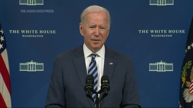 A toilet in the press conference with biden on Craiyon