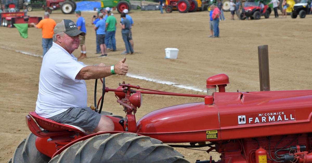 PHOTO GALLERY: Field Class Tractor Pull | Gallery | missourian.com