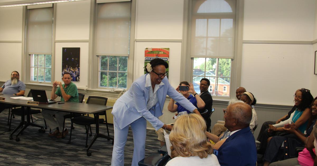 A Warm Welcome: Suggs takes helm of Washington School District with fanfare