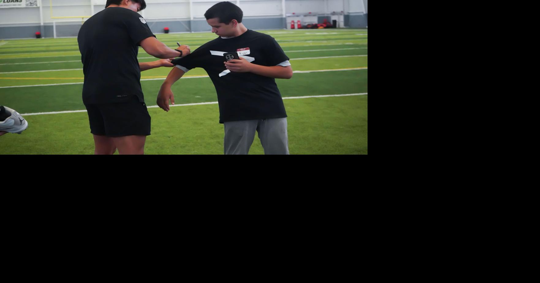 Olubi Youth Football Camp 6-19-5624.JPG
