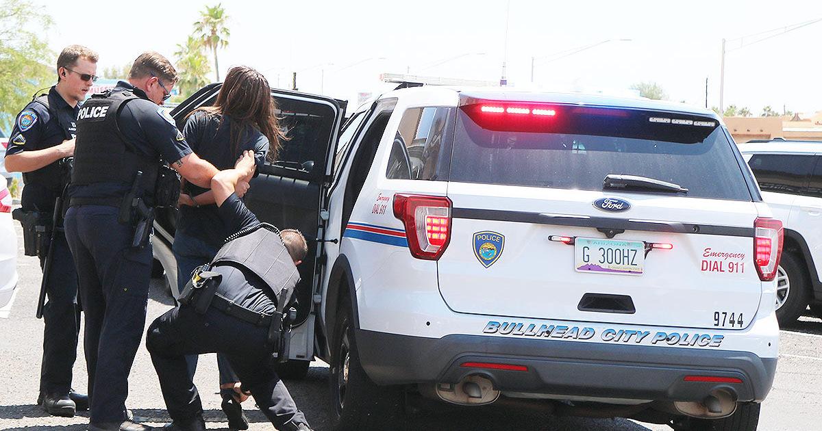 Bullhead City Police officer reportedly assaulted while serving court