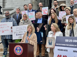 Colorado lawmakers urge governor to sign social media protection bill