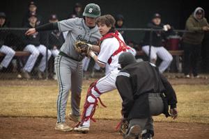 Red Hawks baseball on 3-game win streak