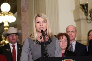 Opioid overdose deaths in rural areas could be reduced under federal naloxone bill