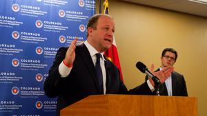 Polis' extends school closures to April 30