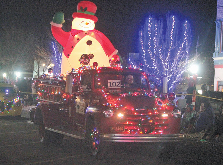 Christmas spirit lights up Montrose Local News Stories