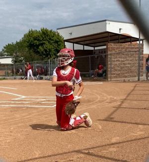 Red Hawks splits doubleheader with Durango