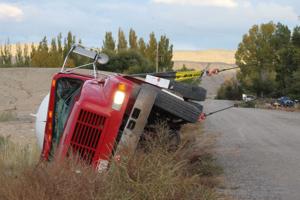 Propane-carrying truck falls off road near Olathe, but minimal leakage