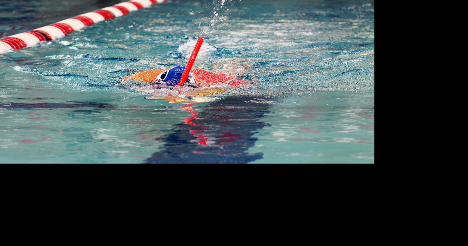 Rec center temporarily cuts pool hours in face of lifeguard shortage