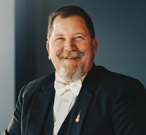 Valley Symphony selects new leader; conductor seeks music that's 'informational and enjoyable and relevant'