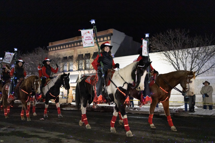 PHOTOS Montrose's Parade of Lights illuminates the season Local News