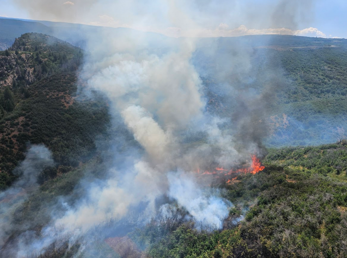 Residents on multiple roads told to evacuate as South Rim Fire claims 3,500 acres