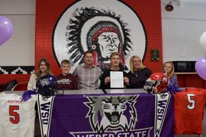 Montrose High School's Ashden Oberg signs with Weber State to play college football
