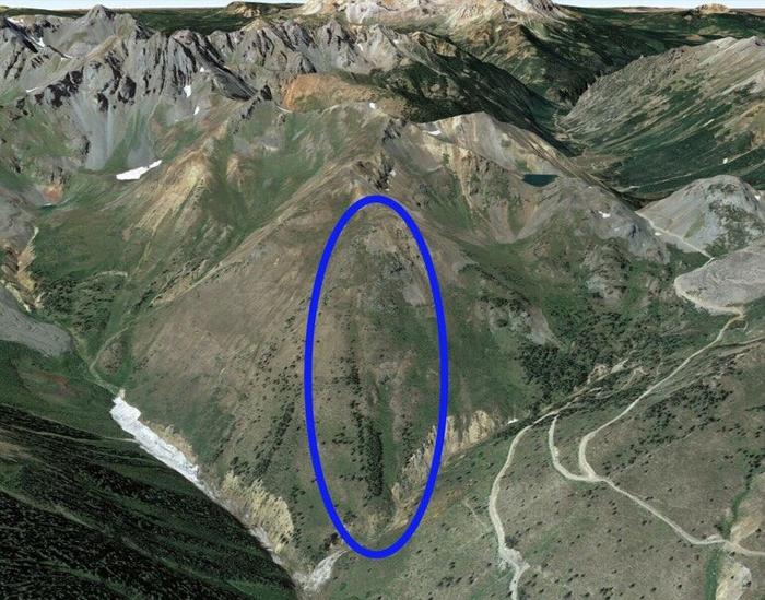 Search continues for 3 caught in avalanche