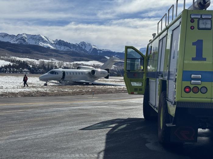 5 escape injury when plane crashes at Telluride airport