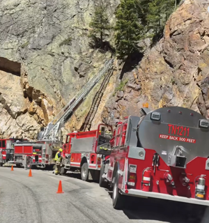 Red Mountain Pass remains closed due to wildfire