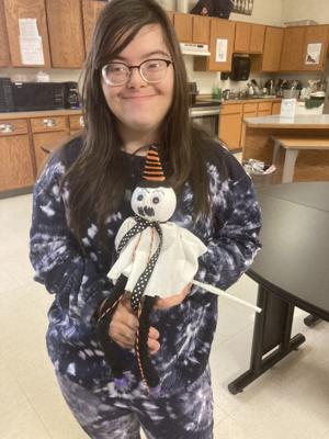 Teaming up: Woman's Club bazaar brings in Project Unify and living skills students
