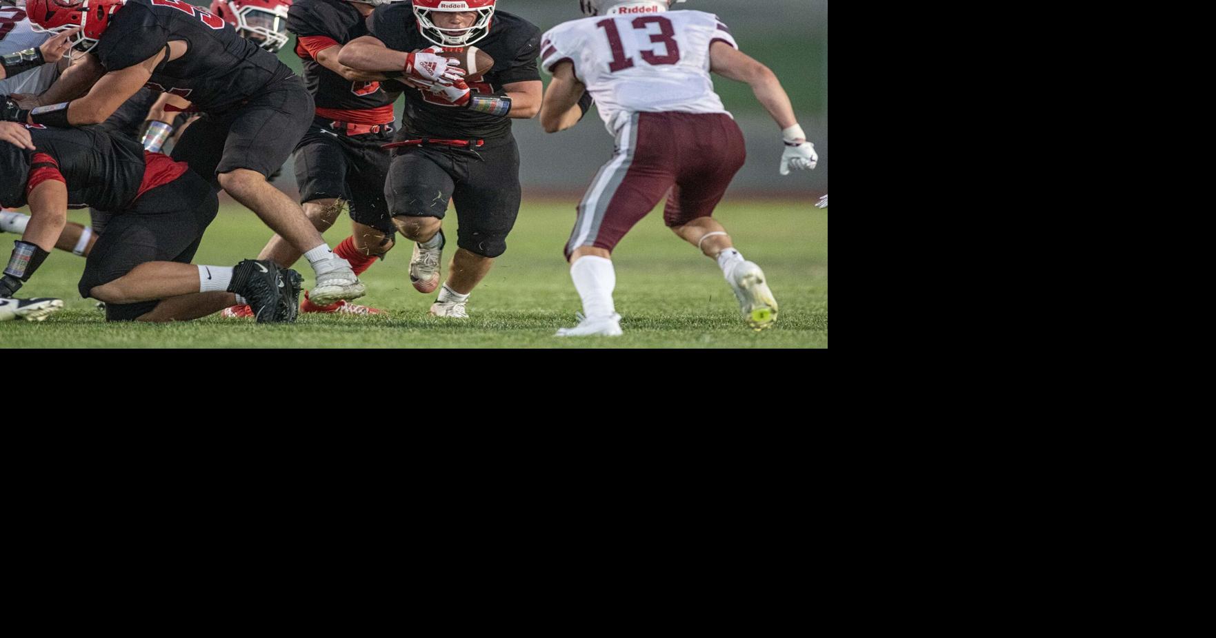 Red Hawks get a 21-12 win over Palisade; Bulldogs offer Red Hawks first test of season [PHOTOS]