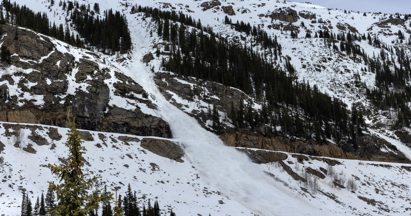 Independence Pass, Trail Ridge will remain closed over Memorial Day weekend due to heavy snow - Vimarsana News