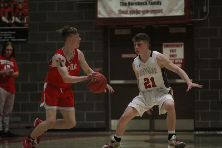 Fletcher Cheezum lights it up from deep in Montrose’s rout of Central